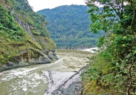 yamne river flowing into siang river(confluence of siang n yamne river begins